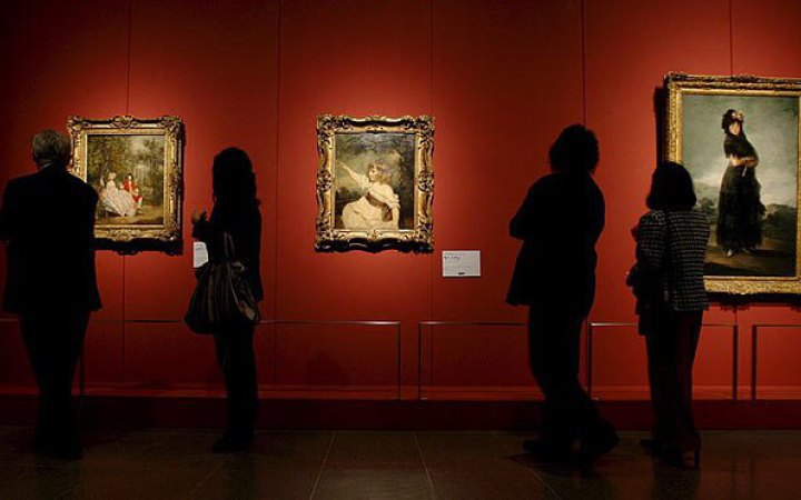 Two Men Arrested After Sticking Their Own Paintings to Wall Beside Mona Lisa at the Louvre