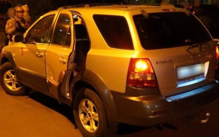 Kyiv Uncovers Scheme Selling Cars Imported for the Armed Forces as ‘Humanitarian Aid’