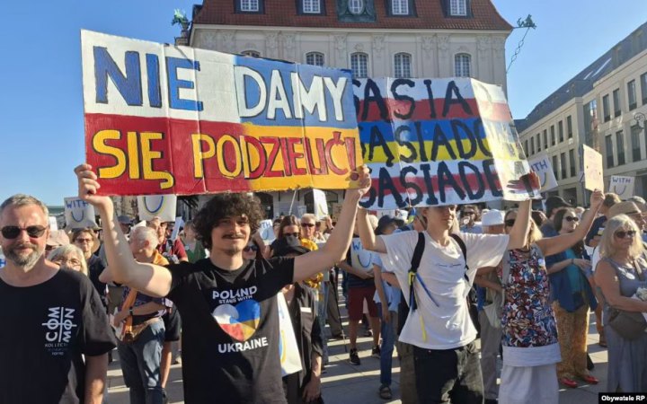 Ukrainian Refugees Increasingly Leaving Poland for Czechia