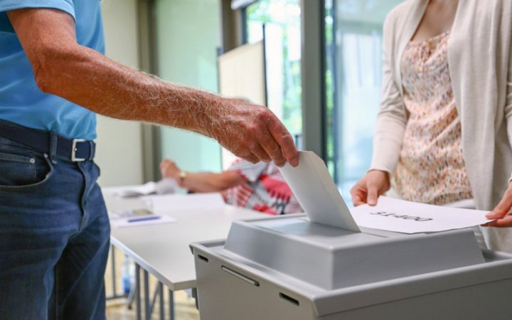 Reuters: Elections Begin in One of Germany’s Eastern States