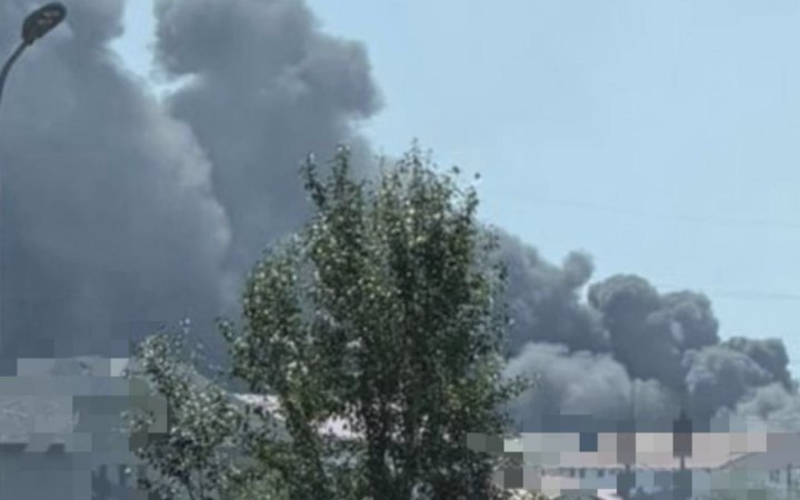 Russia strikes Odesa, Nova Poshta and residential buildings damaged, people injured