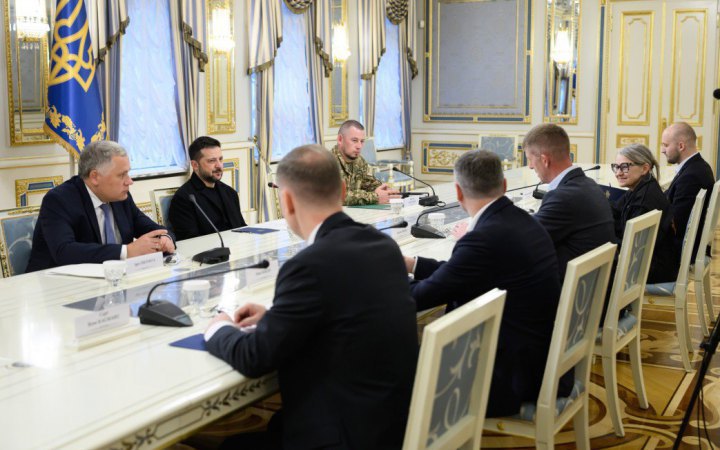 Zelenskyy Discusses Ukrainian Arms Exports and Extra Air Defence Funding With Estonia’s Defence Minister