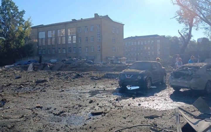 Russian Attack Damages Children’s Hospital in Kyiv’s Solomianskyi District