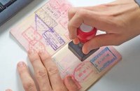 Germany Urges EU to Sharply Cut Tourist Visas for Russians