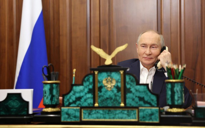 Russian Messenger Max Accused of Spying on Users