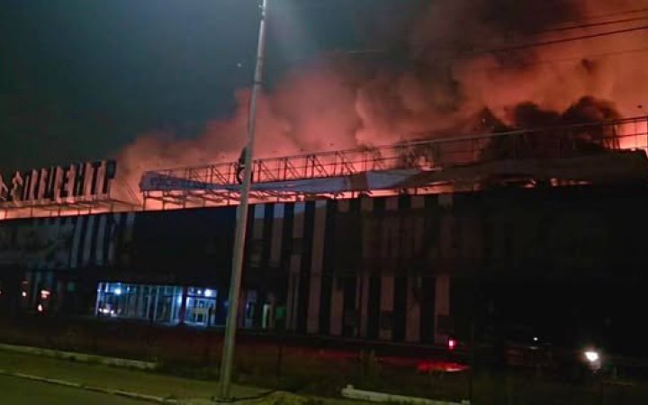 Russia strikes two key Epicentr logistics hubs, employee killed