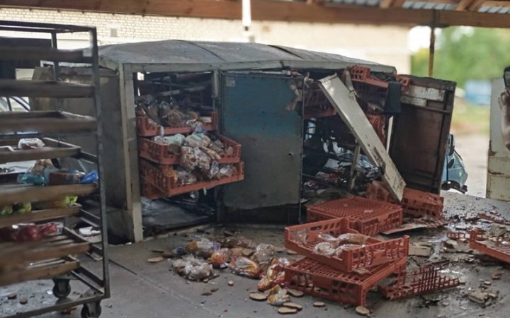 Russian drones strike bakery plant in Hlukhiv overnight