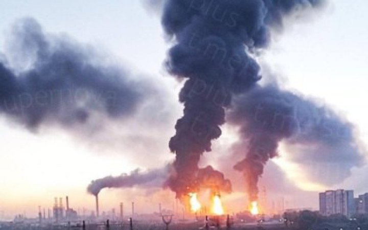 Moscow Refinery Halts Operations After Drone Attack