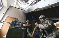 Одесситы стоят в очереди, чтобы сдать кровь для раненых "киборгов"