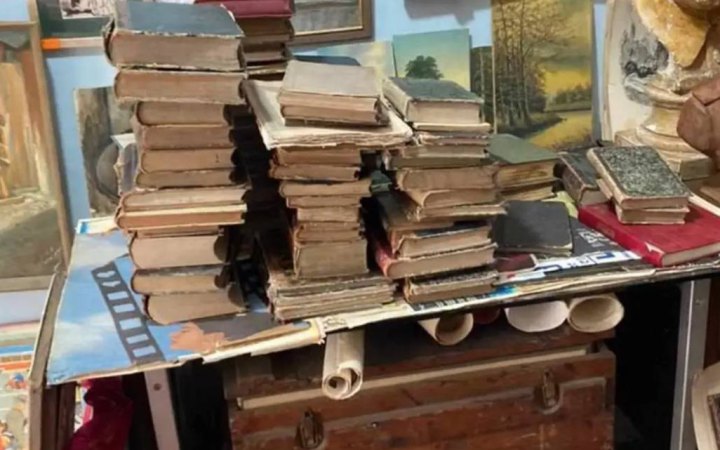 Європол затримав банду, яка викрала з бібліотек антикварні книги на 2,5 мільйона євро