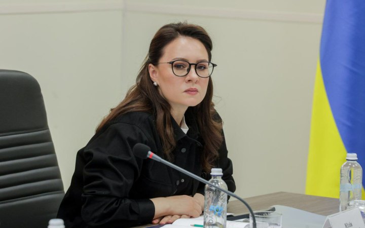Уряд планує підвищити базову зарплату лікарям до 35 тисяч гривень, — Свириденко