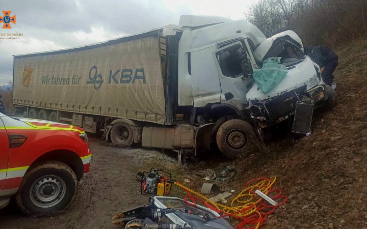 На Закарпатті четверо людей загинули у ДТП 