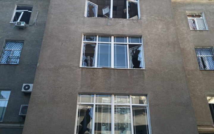Внаслідок ворожого обстрілу Херсону поранено 6 цивільних