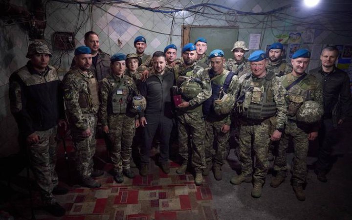 Зеленський приїхав на одну з фронтових ділянок у Донецькій області (доповнено)