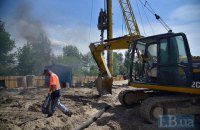 «Патріотику» не зупинити: скандальне будівництво на Осокорках триває