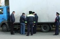 В Днепропетровске очередное ДТП: под колесами грузовика погибла женщина