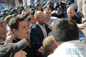 Яценюк предлагает допросить вместе с ним Захарченко и Клюева 