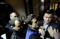 Нардепы от "УДАРа" и "Свободы" облегчили кошельки киевских бюджетников на несколько сот гривен