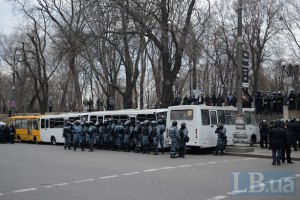 Подходы к Кабмину заблокированы "Беркутом"