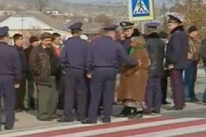 Жители пригорода Симферополя перекрыли трассу на Ялту, требуя обеспечить их дома газом