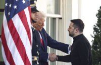 Зеленський припустив, що США говорять з Росією про території і ЗАЕС