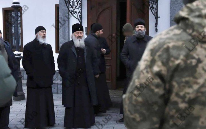 ​СБУ проводить обшуки у Києво-Печерській Лаврі