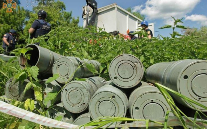 На Харківщині двоє мирних жителів постраждали від ворожих мінувань