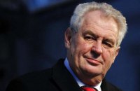Президент Милош Земан разрешил 103 гражданам Чехии воевать в Украине