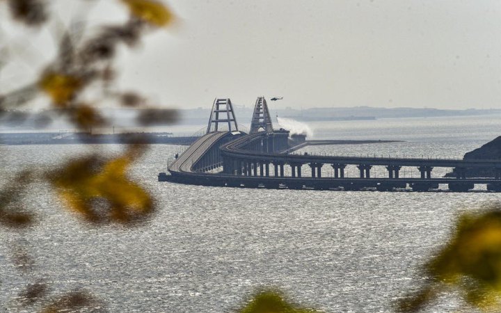 Окупанти закрили рух Керченським мостом