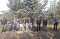 Пограничники Львовской области задержали 11 нелегалов с детьми 