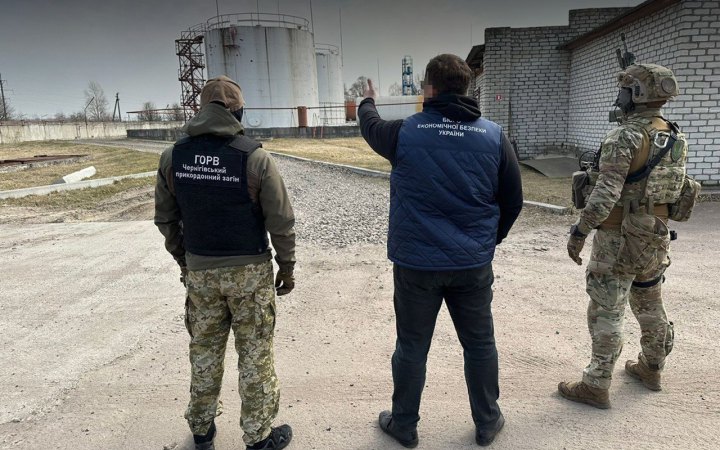 На Чернігівщині БЕБ викрило масштабне виробництво контрафактного пального