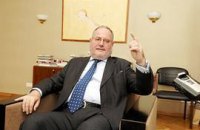 Посол Франции советует Януковичу слушать оппозицию, а не преследовать