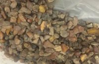 Украинец пытался вывезти в Китай 85 килограммов янтаря