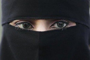 Жители Австрии высказались за запрет паранджи на улицах