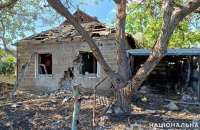Унаслідок ворожих обстрілів Донеччини пошкоджені житлові будинки, лікарня і залізнична станція
