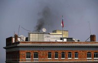 России грозит штраф за столб дыма над зданием консульства в Сан-Франциско