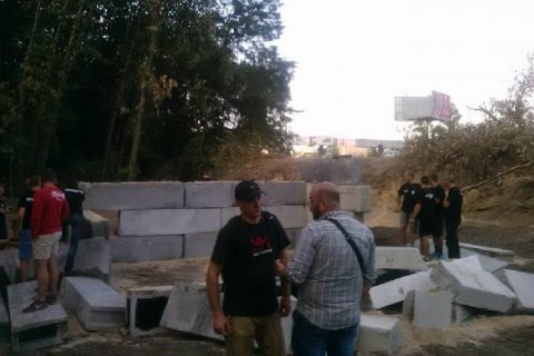 Активисты демонтировали строительство заправки в урочище "Бычок"