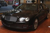 Bentley выпустила эксклюзивную серию седанов Continental с винирами из розового дерева только для Китая