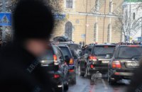 Оппозиция предлагает лишить Януковича кортежа  