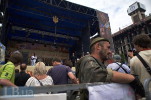 На Майдані встановлюють нову сцену