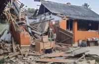На Прикарпатті уламки ракет впали на подвір’я, господарські будівлі та житловий будинок