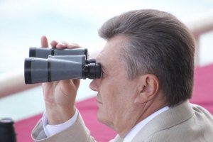 Янукович возглавил топ-10 владельцев лучших пляжей Крыма