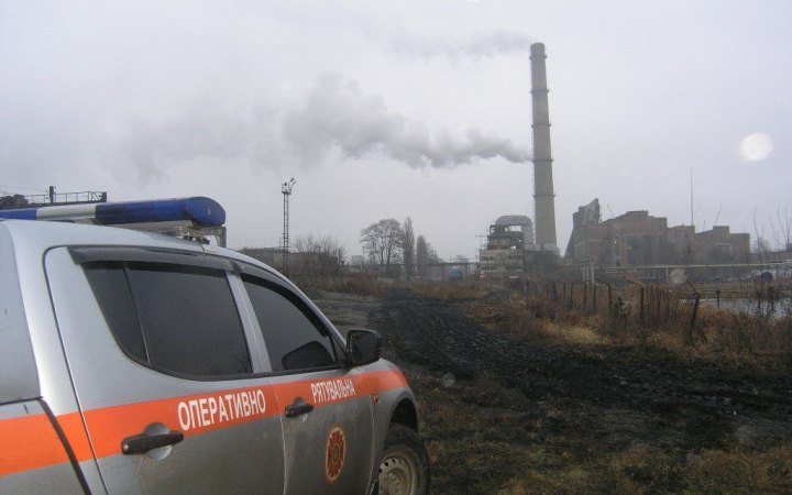 Росіяни вдарили авіабомбами по ТЕЦ у Сумах, є поранені в області