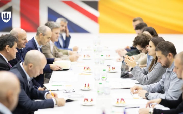 Україна та Британія відкрили у Києві бізнес-центр для співпраці оборонних підприємств