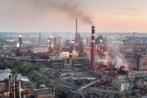 В Донецке энергетики вернули электричество в несколько районов