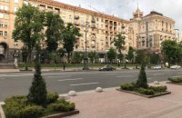 Кличко назвал можжевельник вместо каштанов на Крещатике временным решением