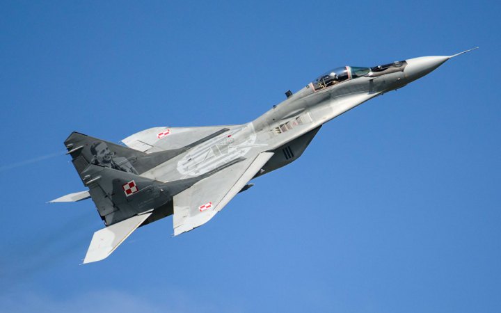 ​В Угорщині невідомі зняли запчастини з винищувачів МіГ-29 на військовому аеродромі