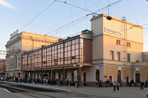 Поезда дальнего следования не будут останавливаться в Луцке и Тернополе, - УЗ