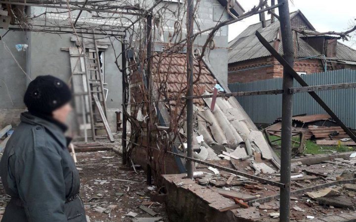 За добу окупанти на Донеччині знищили та пошкодили 53 цивільних об’єкти