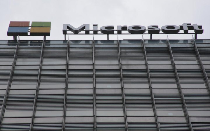 У США призупинили оформлення грін-карт для працівників Microsoft та IT-компаній 